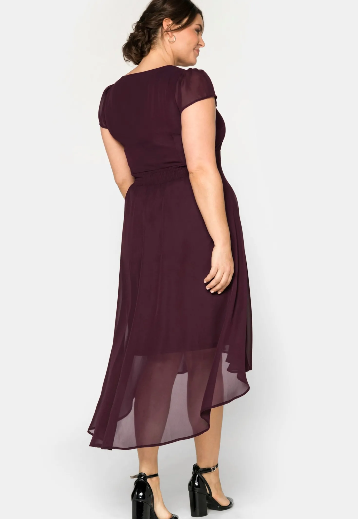 Abendkleid mit Flügelärmeln