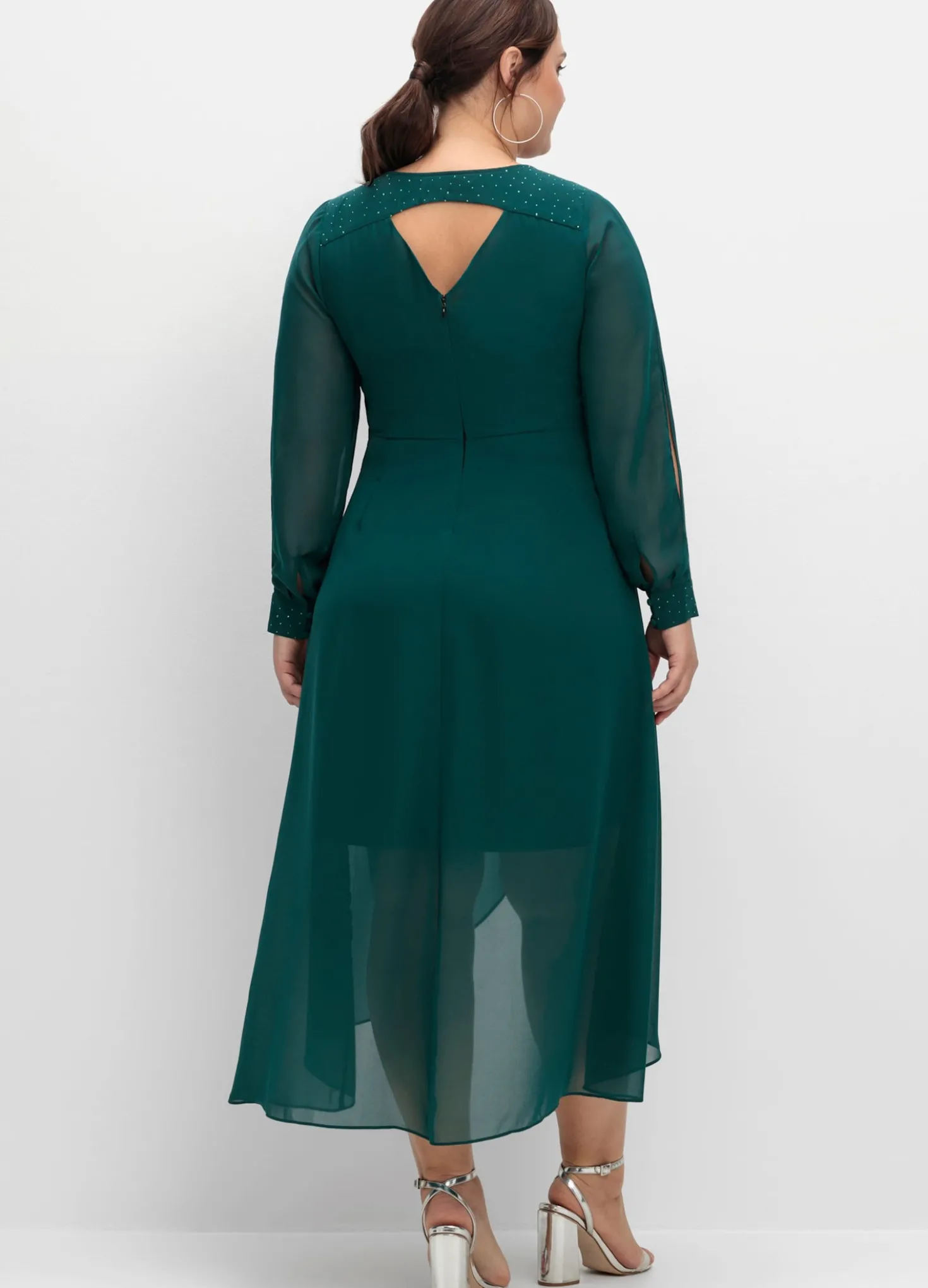 Abendkleid mit kleinen Schmucksteinchen