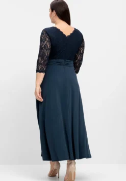 Abendkleid mit Oberteil aus Spitze