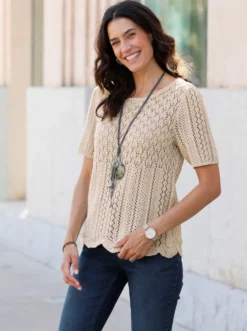 Ajourpullover mit gewelltem Saum