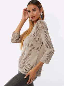 Ajourpullover mit glänzenden Ziersteinchen