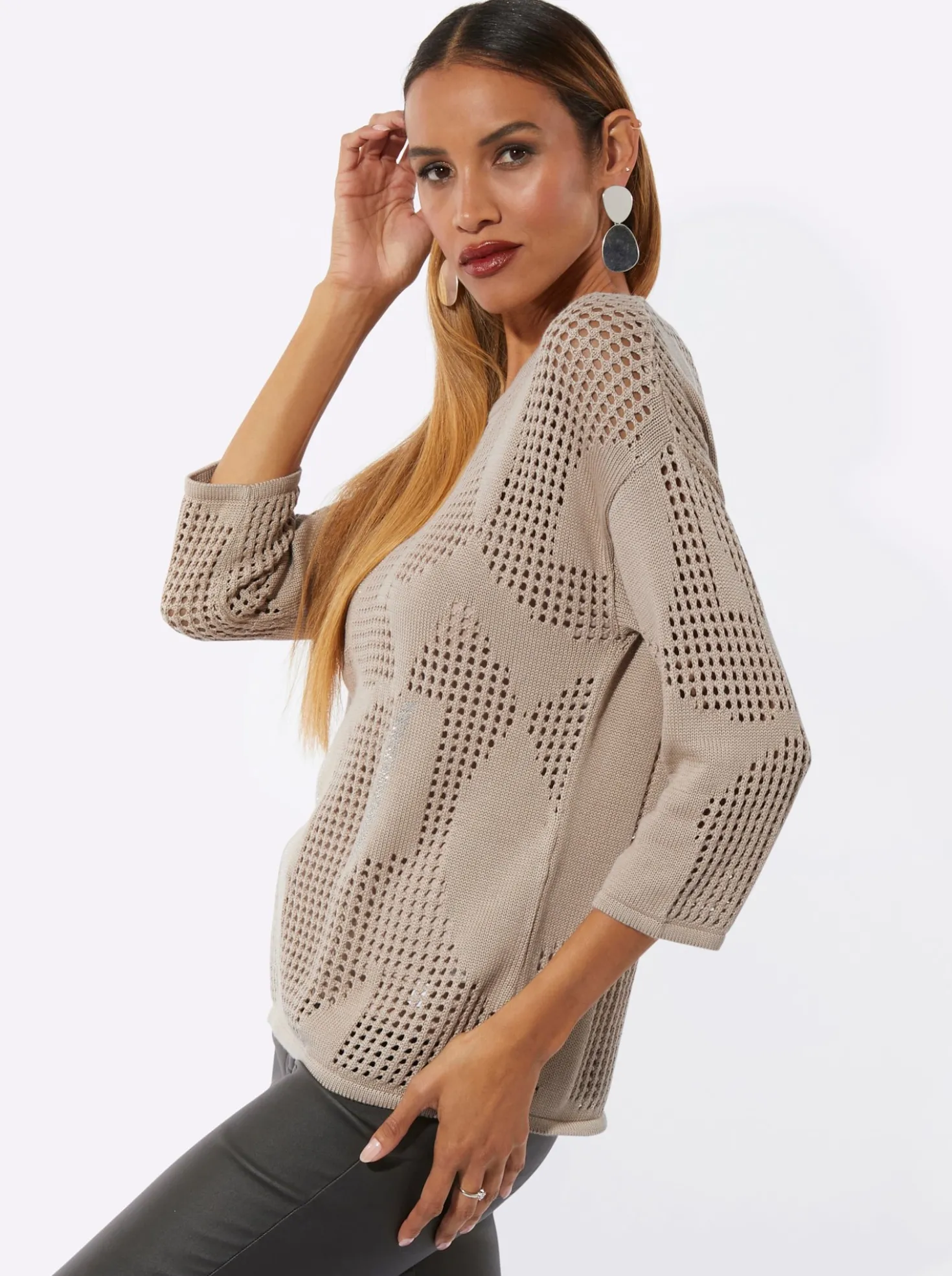 Ajourpullover mit glänzenden Ziersteinchen