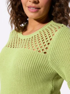 Ajourpullover mit Rollkanten