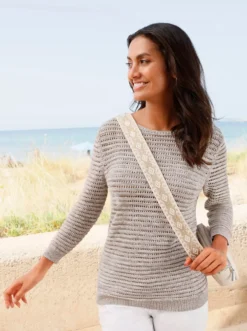 Ajourpullover mit U-Boot-Ausschnitt