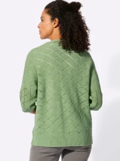 Ajourstrickjacke mit Fledermausärmeln