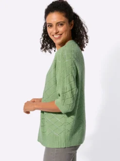 Ajourstrickjacke mit Fledermausärmeln
