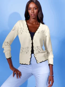 Ajourstrickjacke mit kontrastfarbigen Kanten