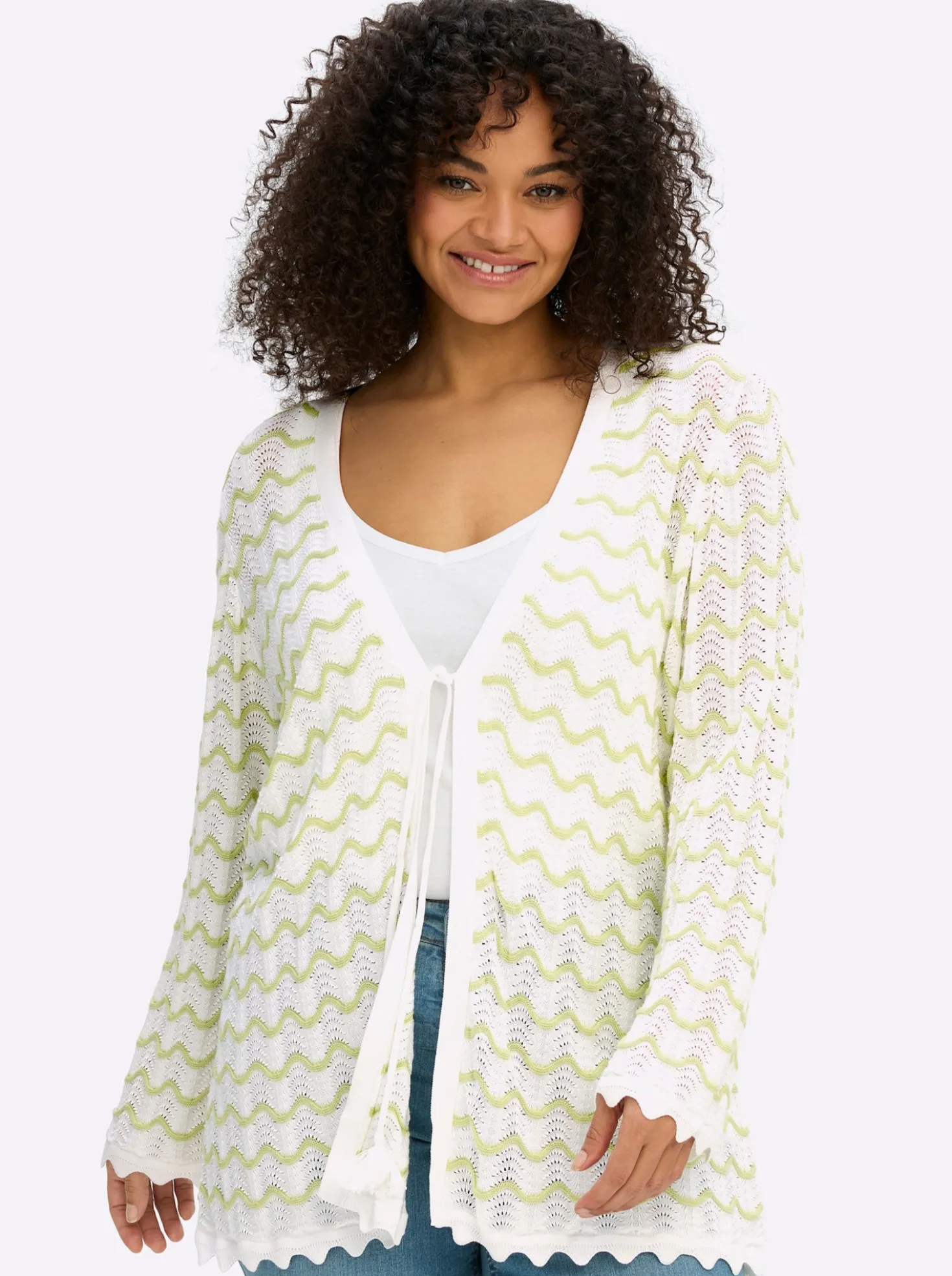 Ajourstrickjacke mit Wellenmuster