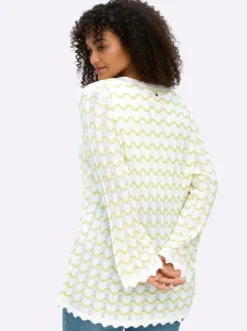Ajourstrickjacke mit Wellenmuster