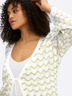 Ajourstrickjacke mit Wellenmuster