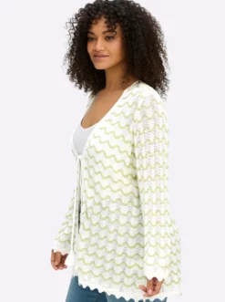 Ajourstrickjacke mit Wellenmuster