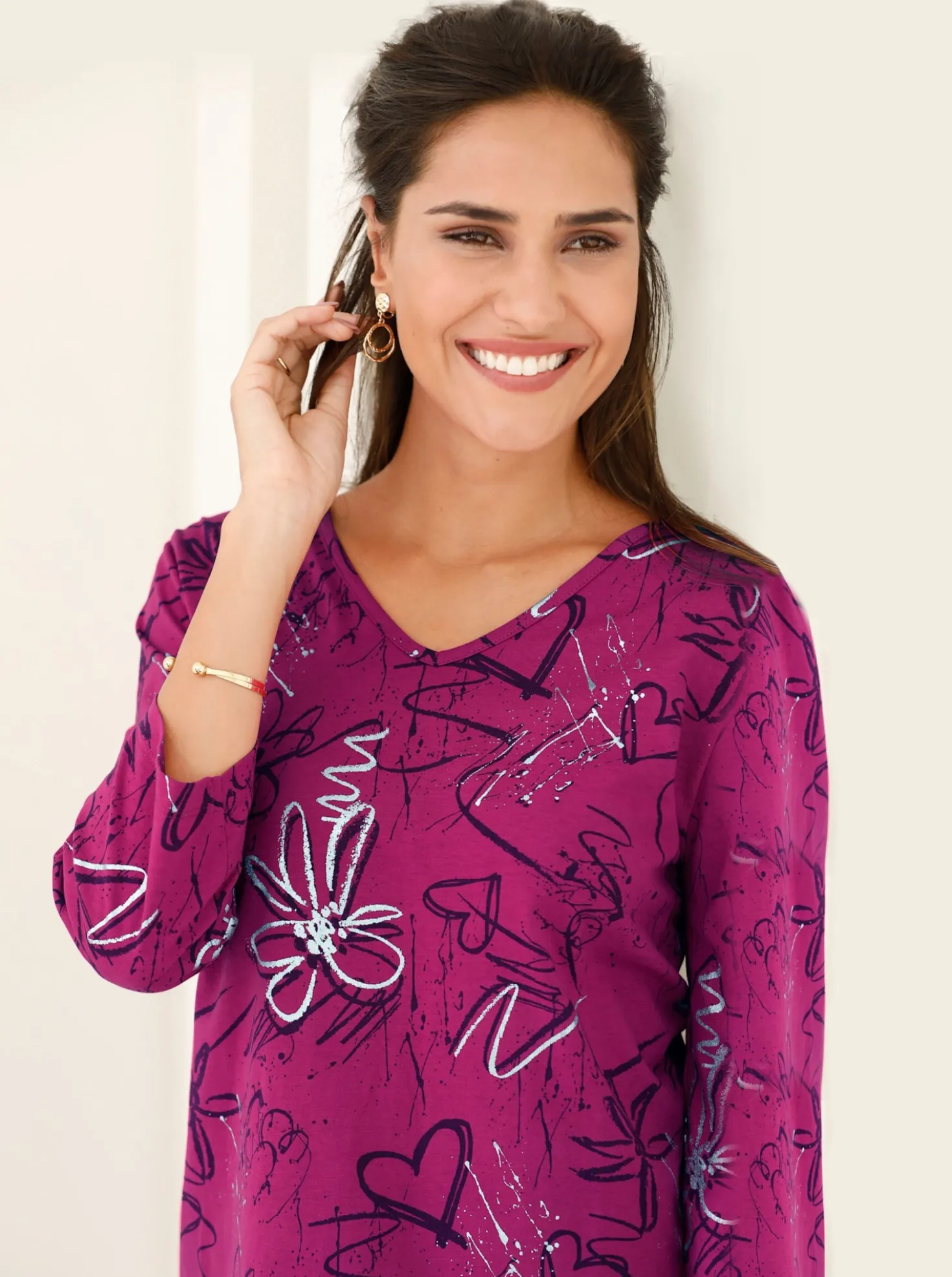 3/4-Arm-Shirt mit Herzen und Blüten verziert