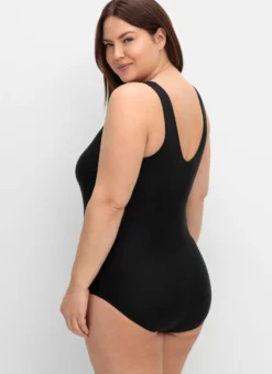 Badeanzug mit Shaping-Effekt