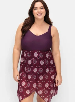 Badekleid mit Karree-Ausschnitt