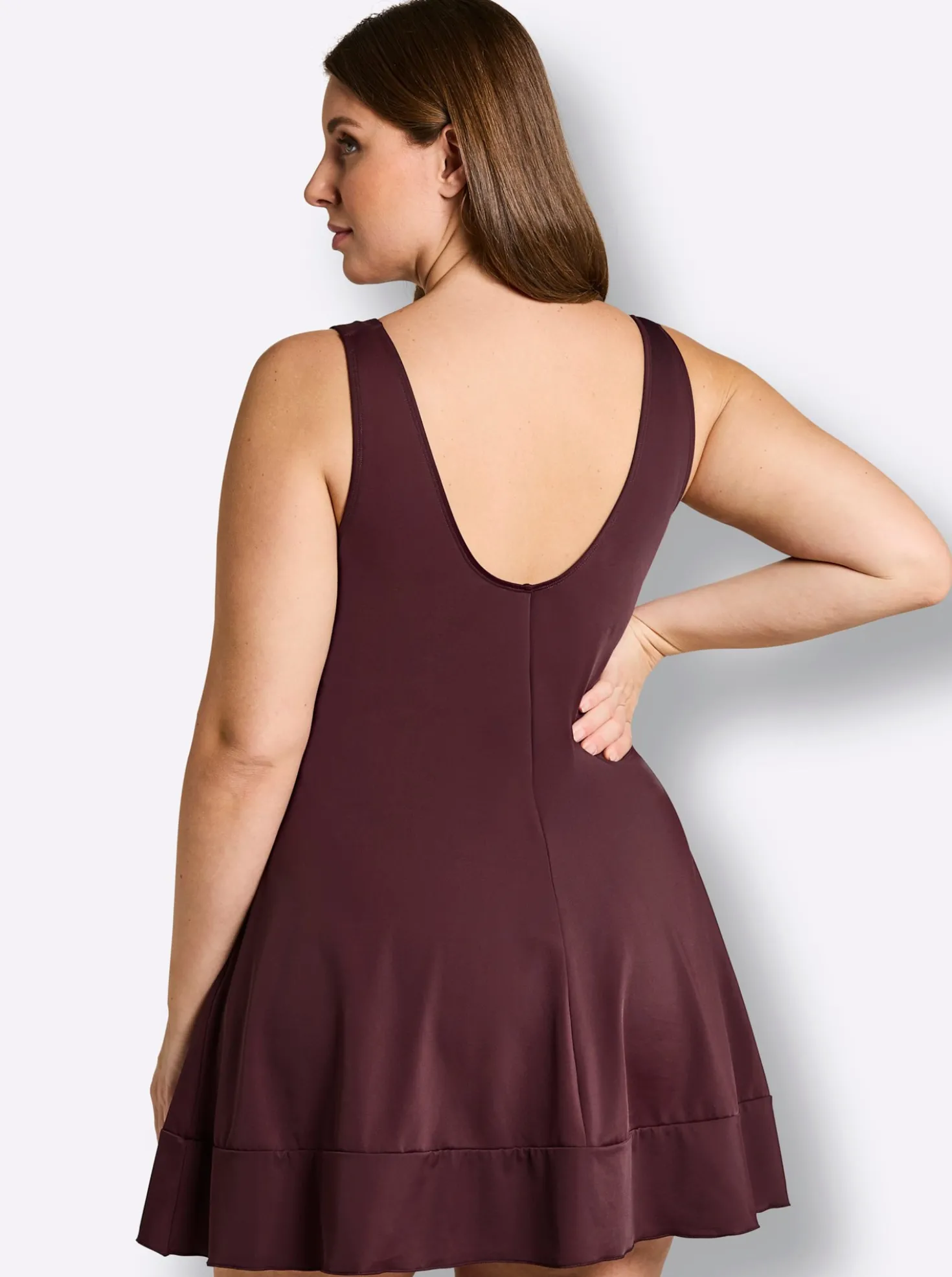 Badekleid mit Raffung am Saum