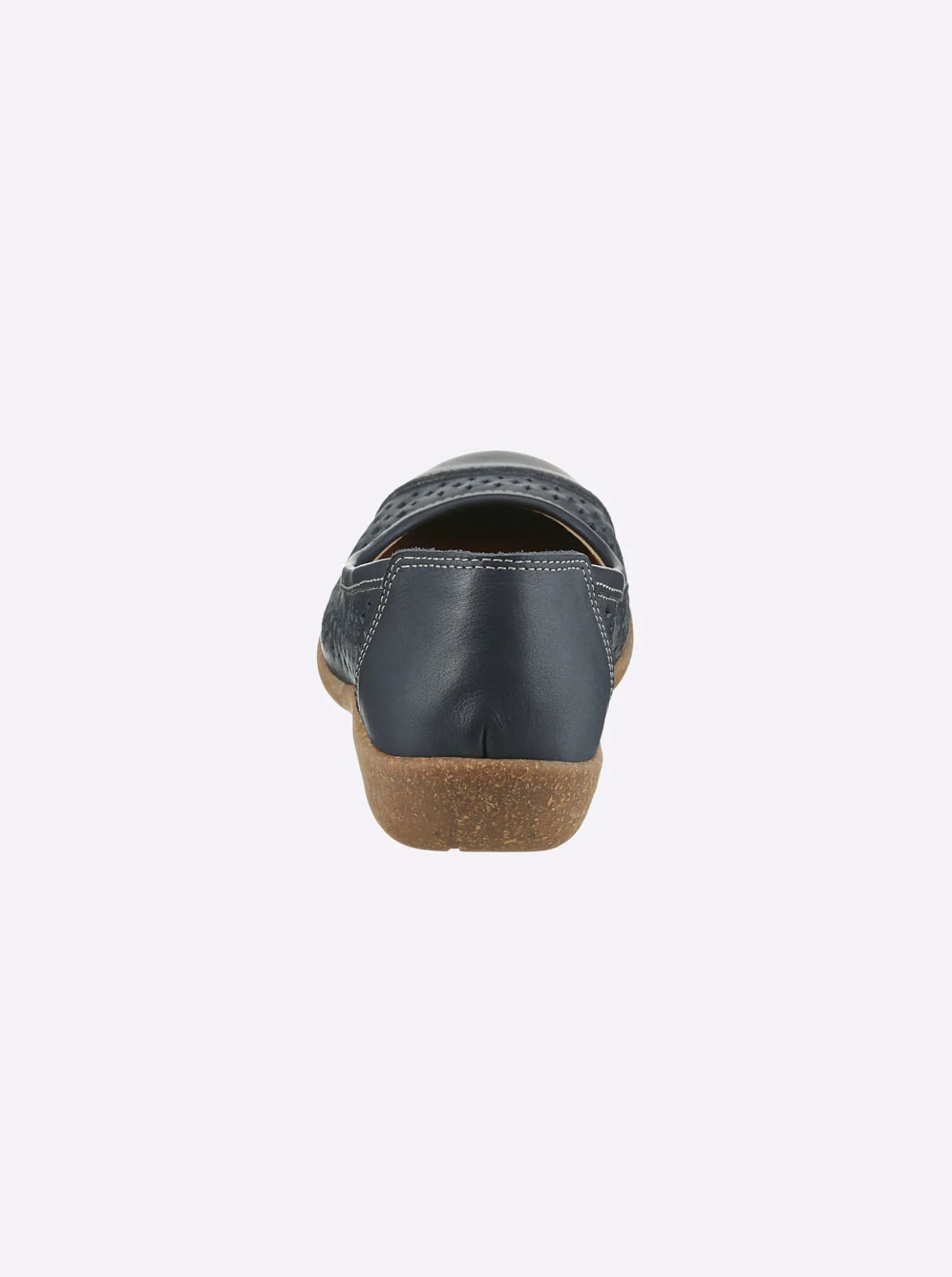 Ballerina mit perforiertem Leder
