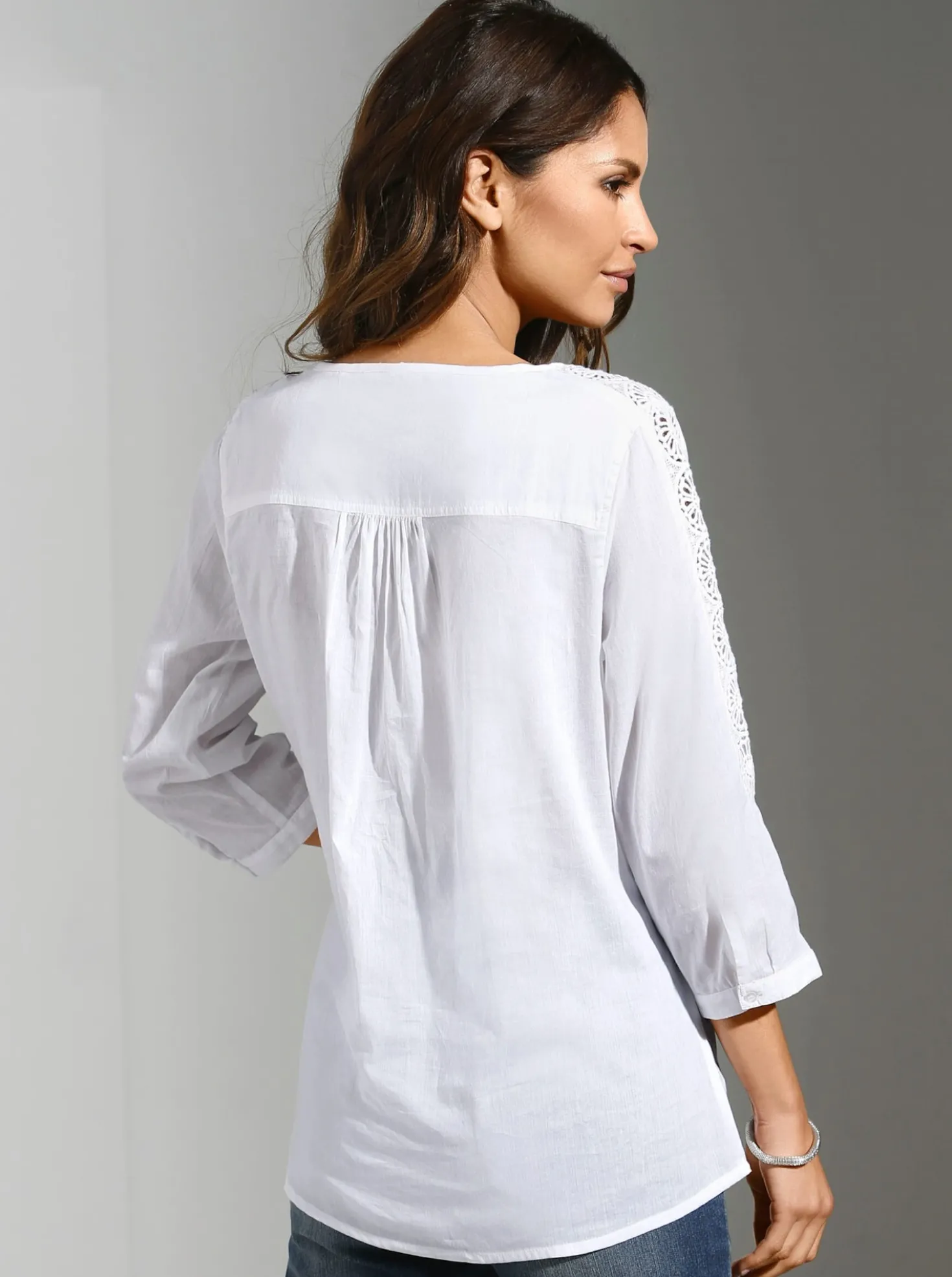 Baumwollbluse mit Biesen und Spitzen-Details
