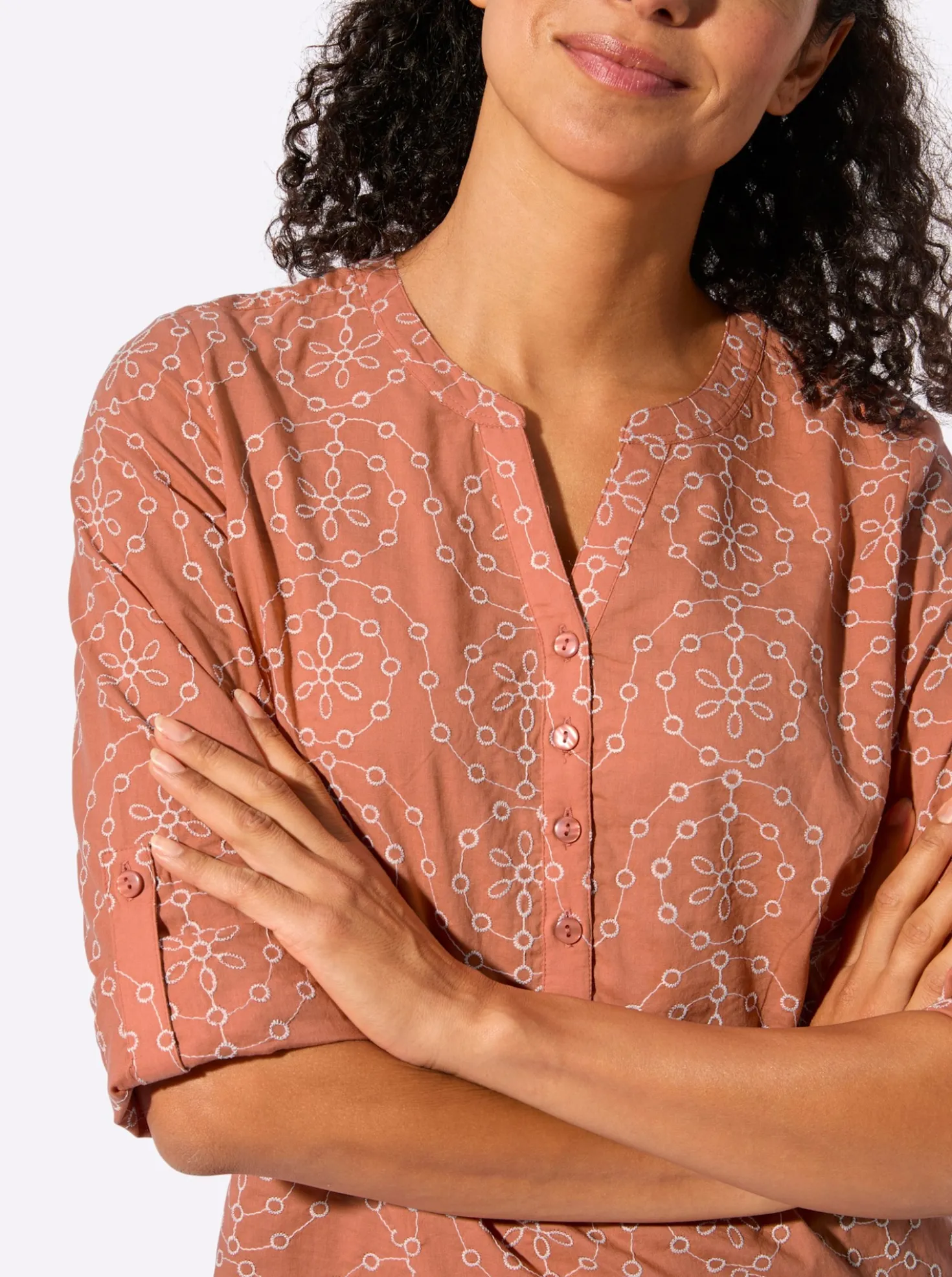 Baumwollbluse mit Stickerei rundum