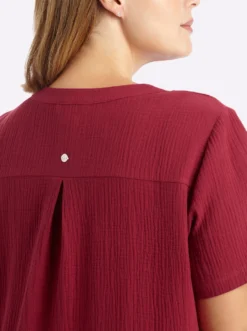 Baumwollkleid mit V-Ausschnitt und Knopfleiste