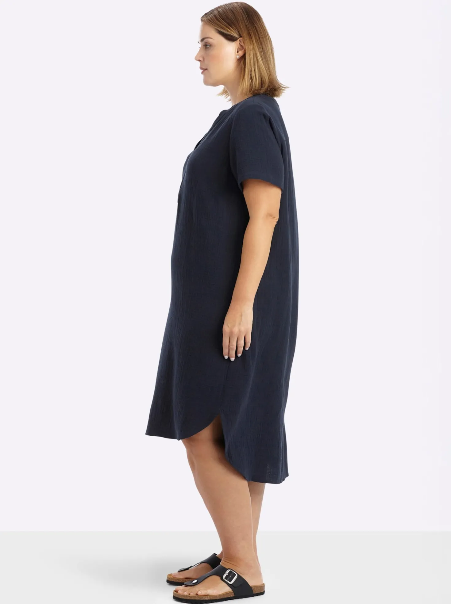 Baumwollkleid mit V-Ausschnitt und Knopfleiste