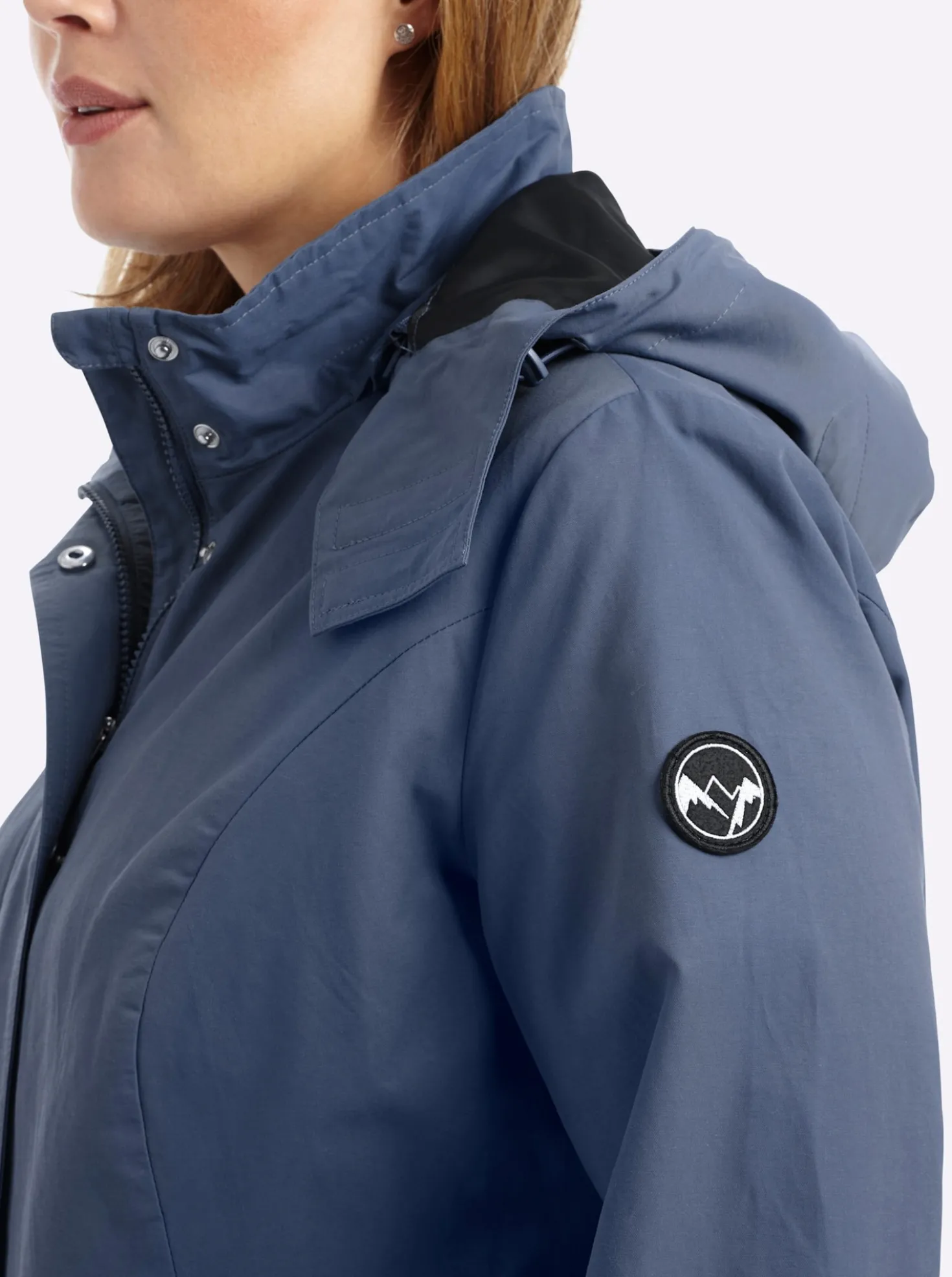 Übergangsjacke mit abnehmbarer Kapuze