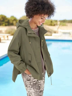 Übergangsjacke mit leichtem Glanz