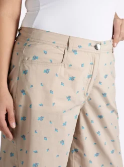 Bermudas mit Minimalprint