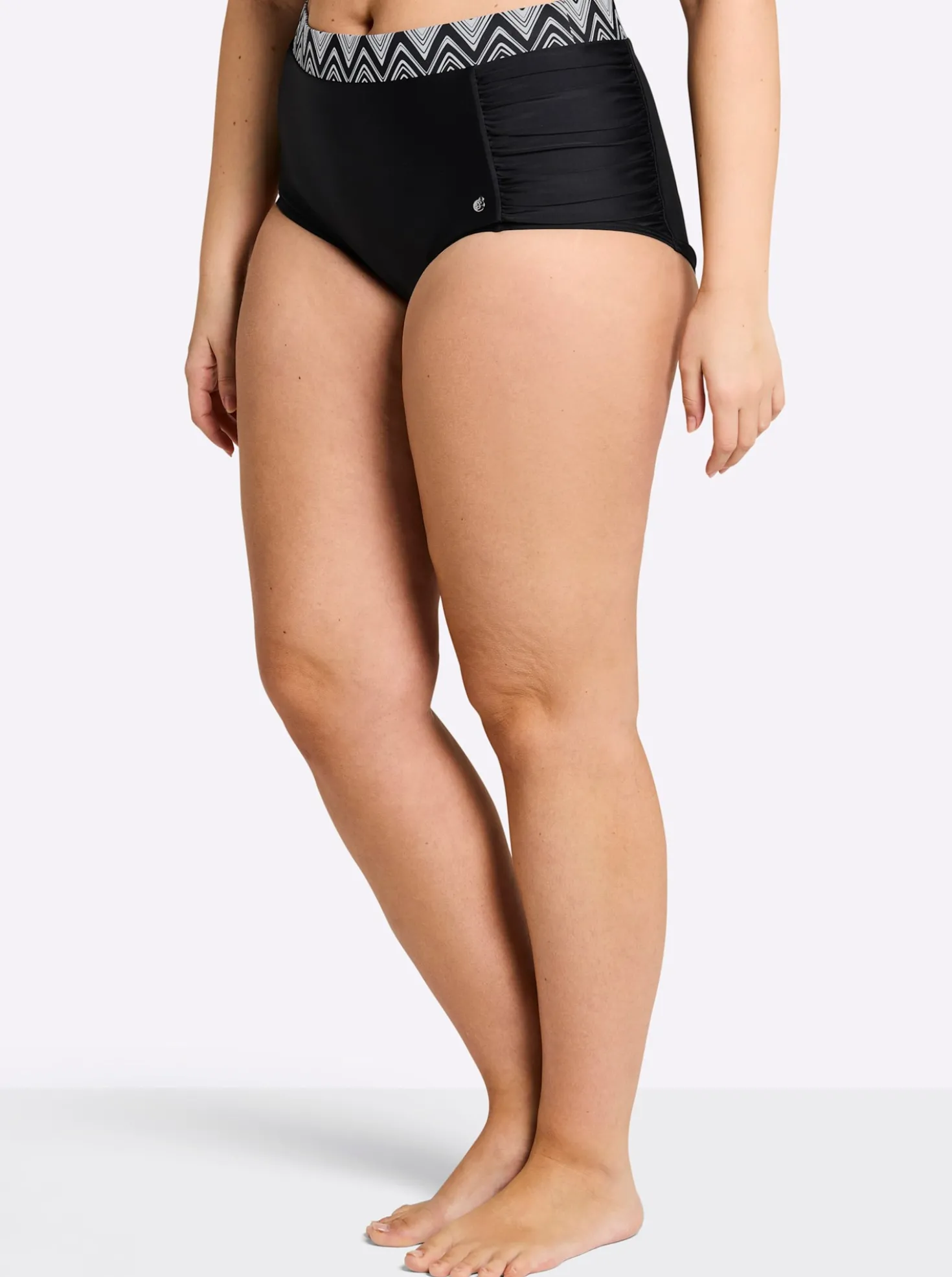 Bikini-Hose mit seitlicher Raffung und Shaping-Effekt