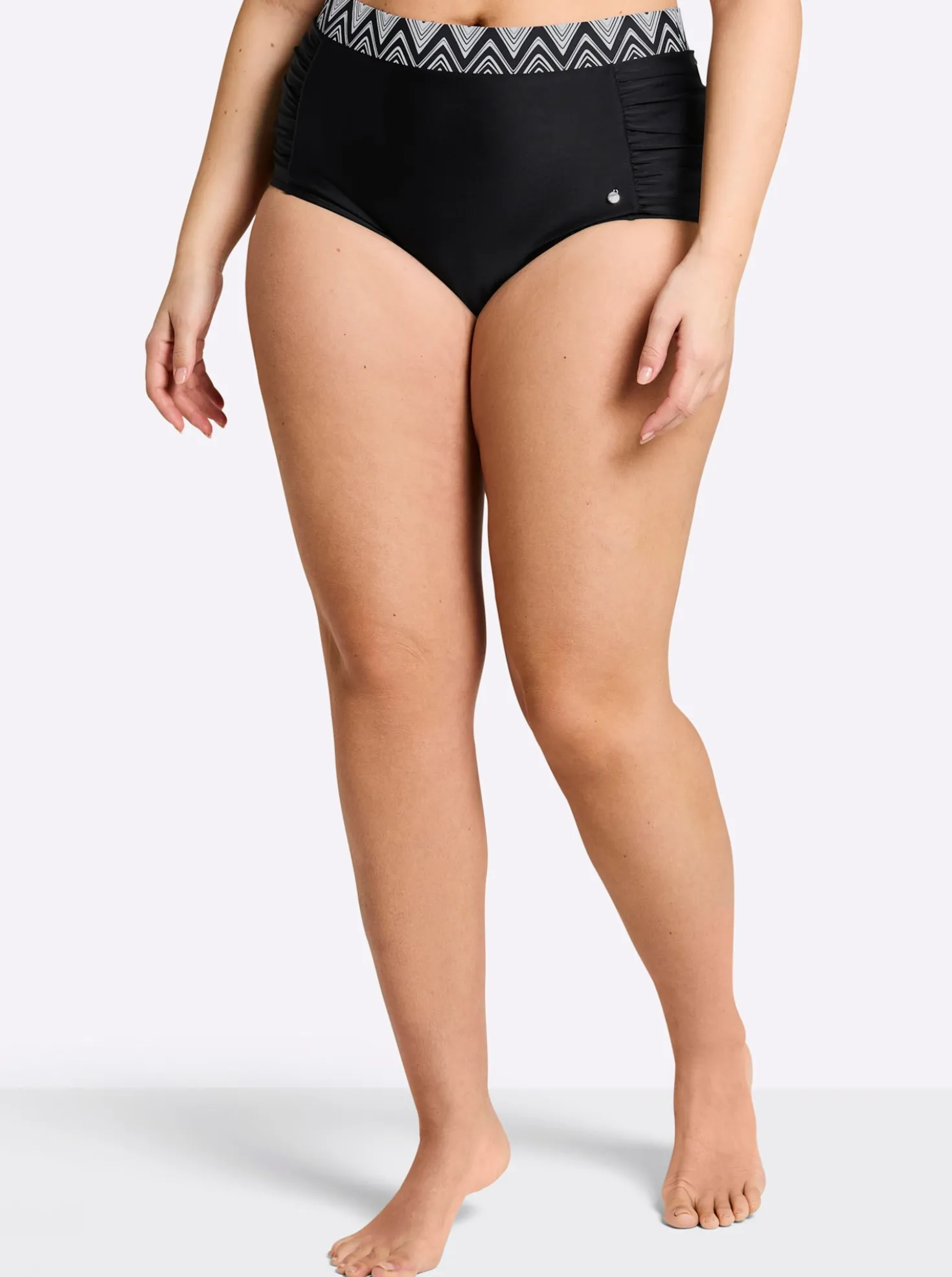 Bikini-Hose mit seitlicher Raffung und Shaping-Effekt