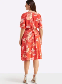 Blumenkleid mit breitem Smokbund