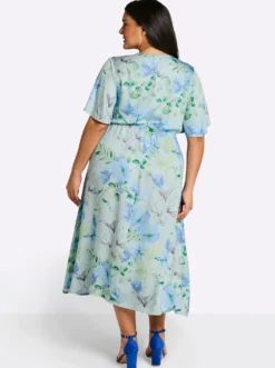 Blumenkleid mit Flügelärmeln und Knotendetail