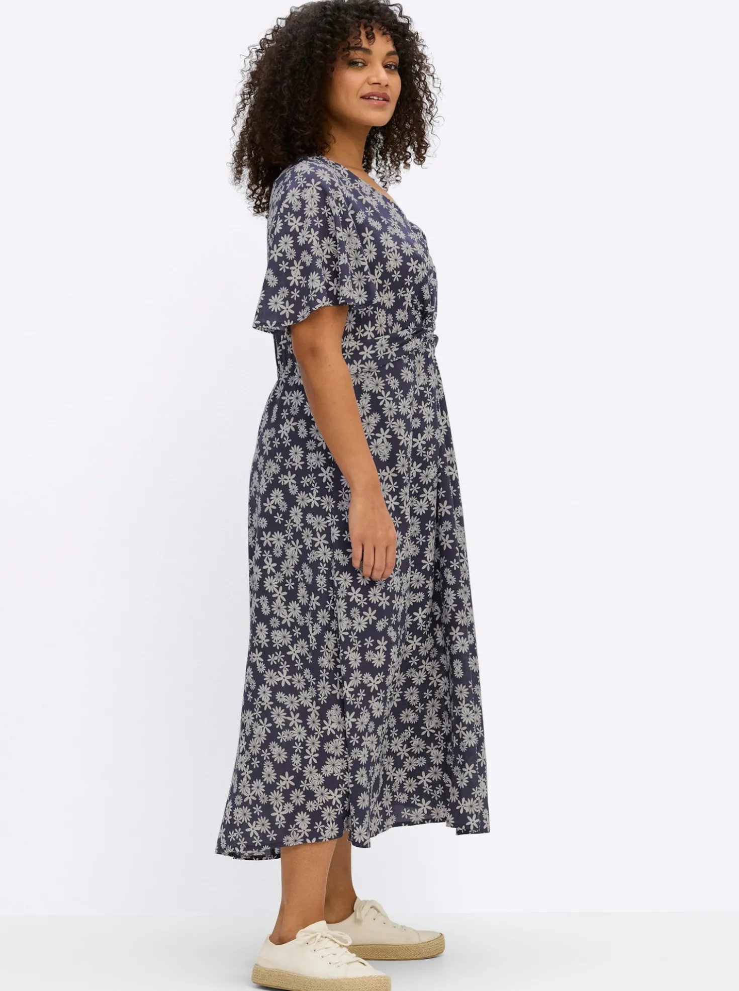 Blumenkleid mit Knotendetail