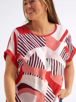 Blusenshirt mit Grafikprint vorn