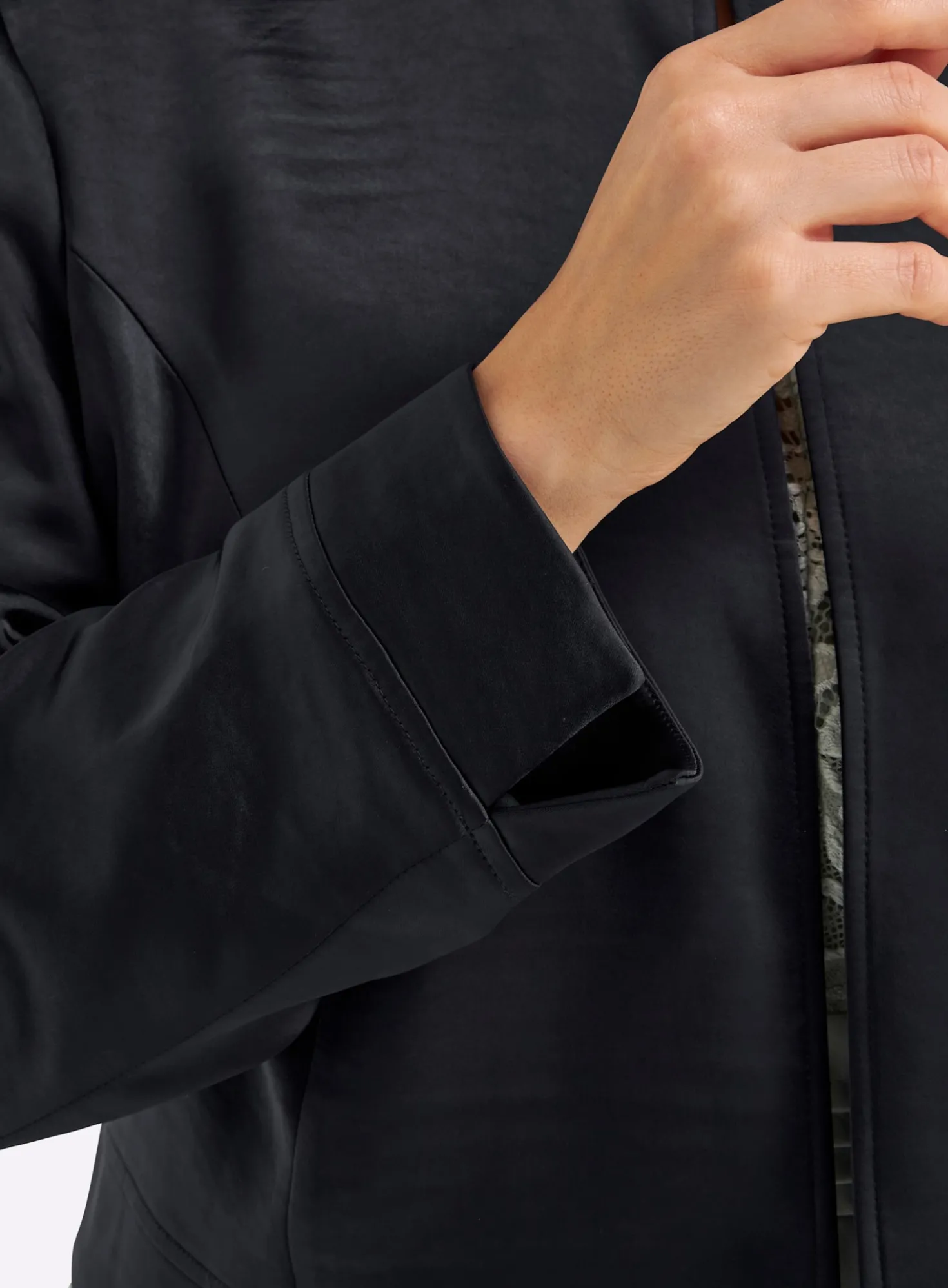 Bolerojacke im Blazer-Schnitt