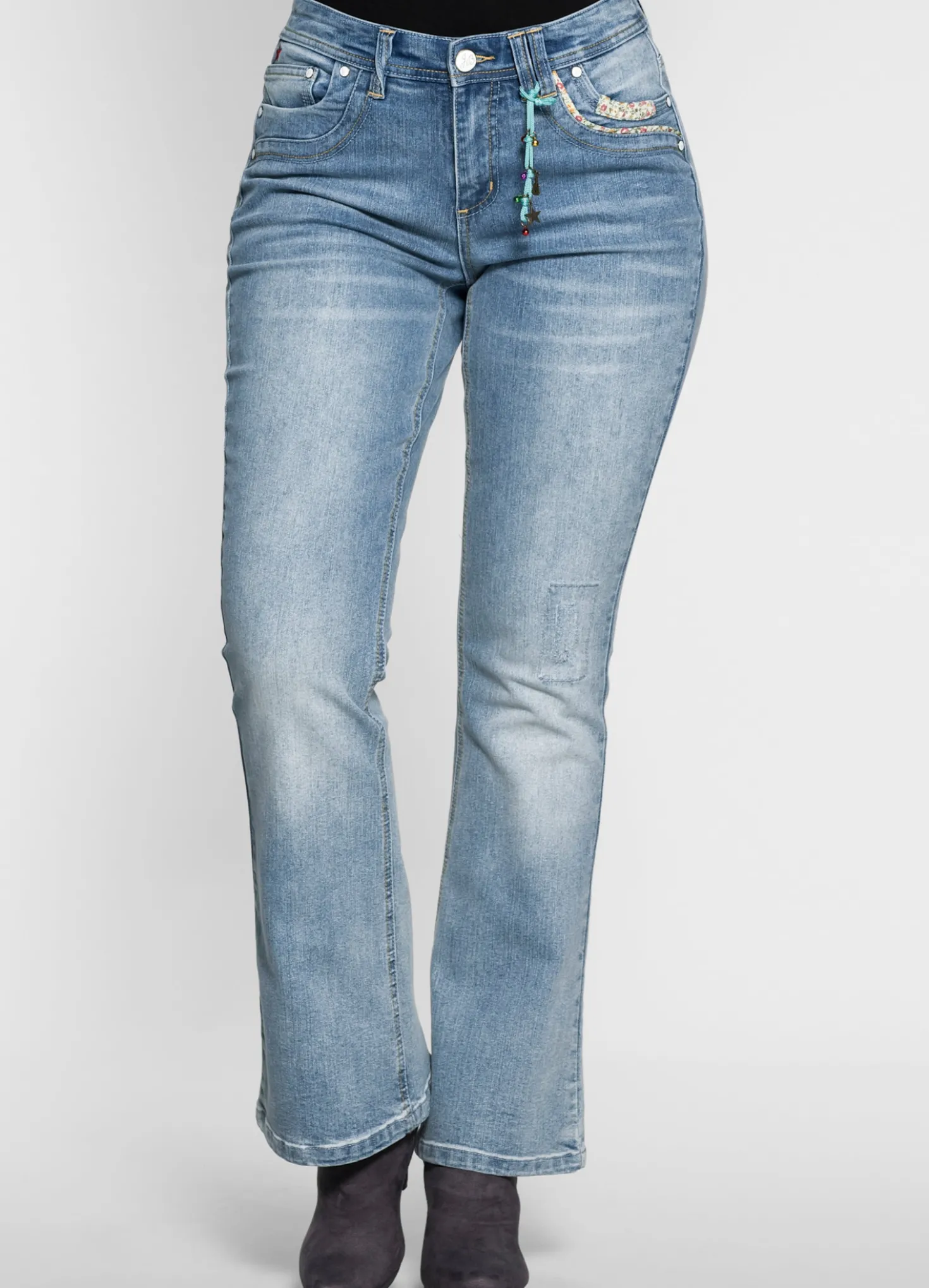 Bootcut-Jeans im Used-Look
