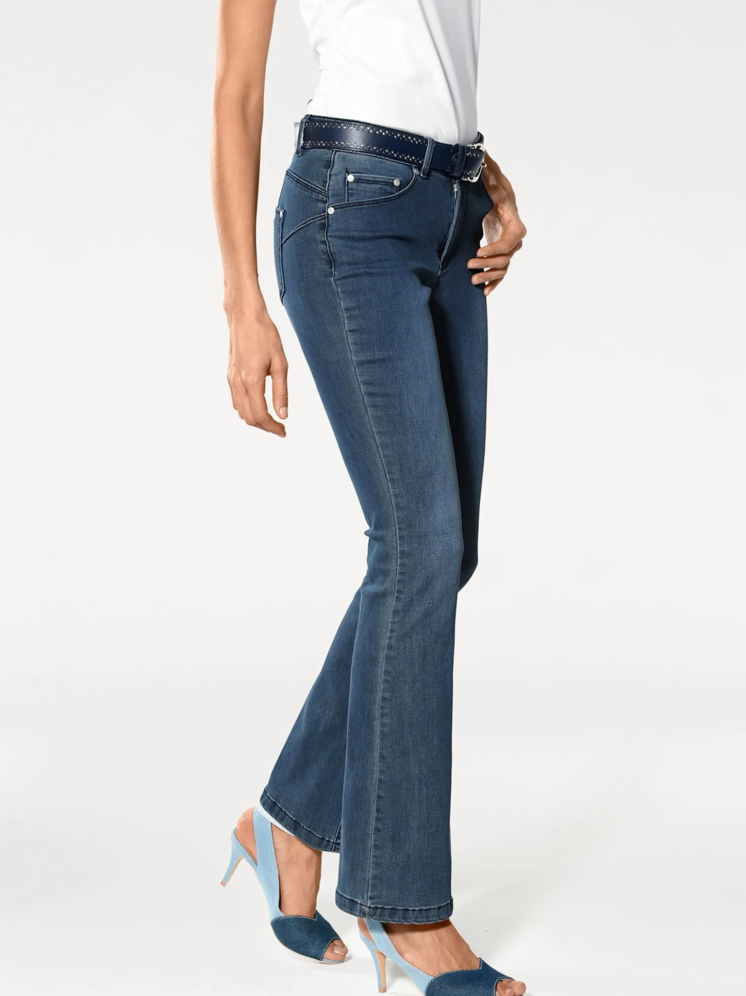 Bootcut-Jeans mit Bauchweg-Effekt