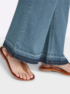 Bootcut-Jeans mit Fransensaum