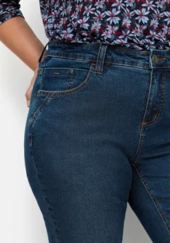 Bootcut-Jeans mit schmalem Bein und bequemer Taille