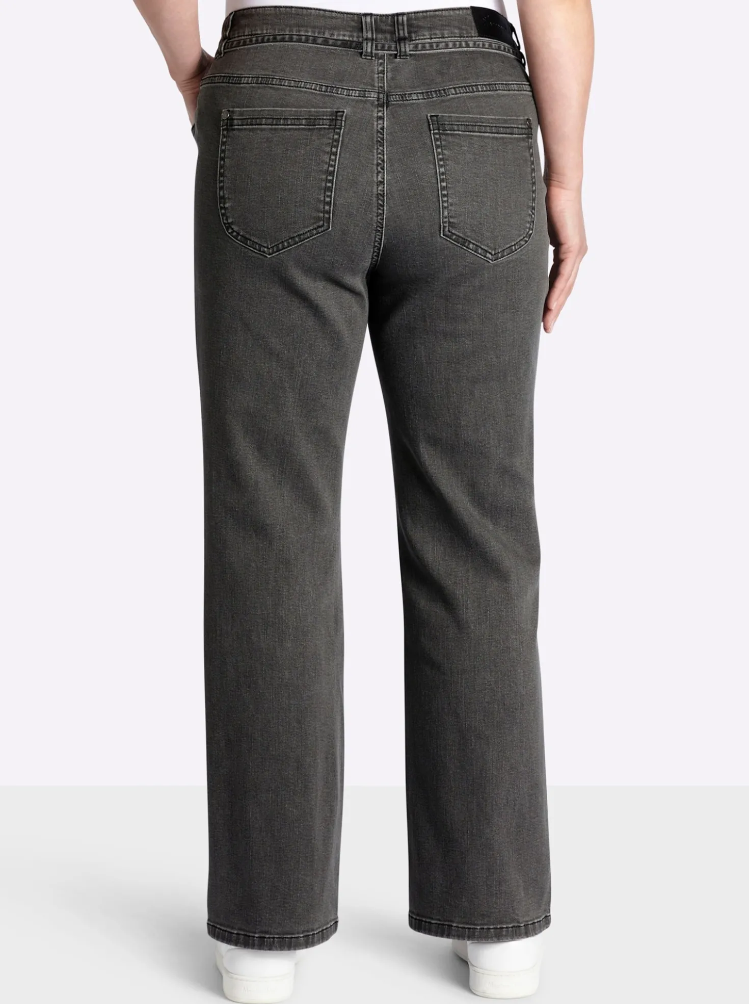 Bootcut-Jeans mit schmalem Gürtel