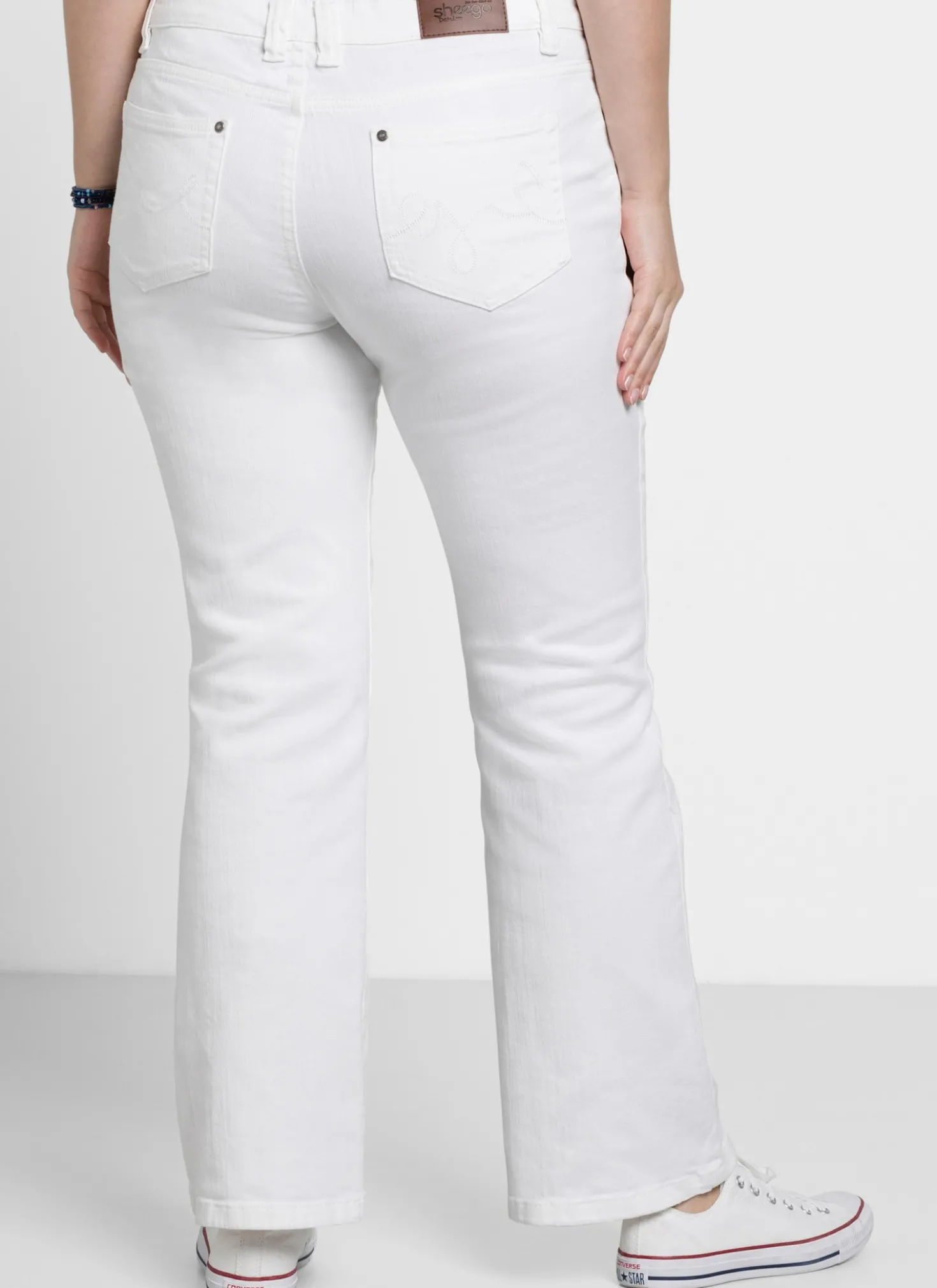 Bootcut-Jeans mit Used-Effekten