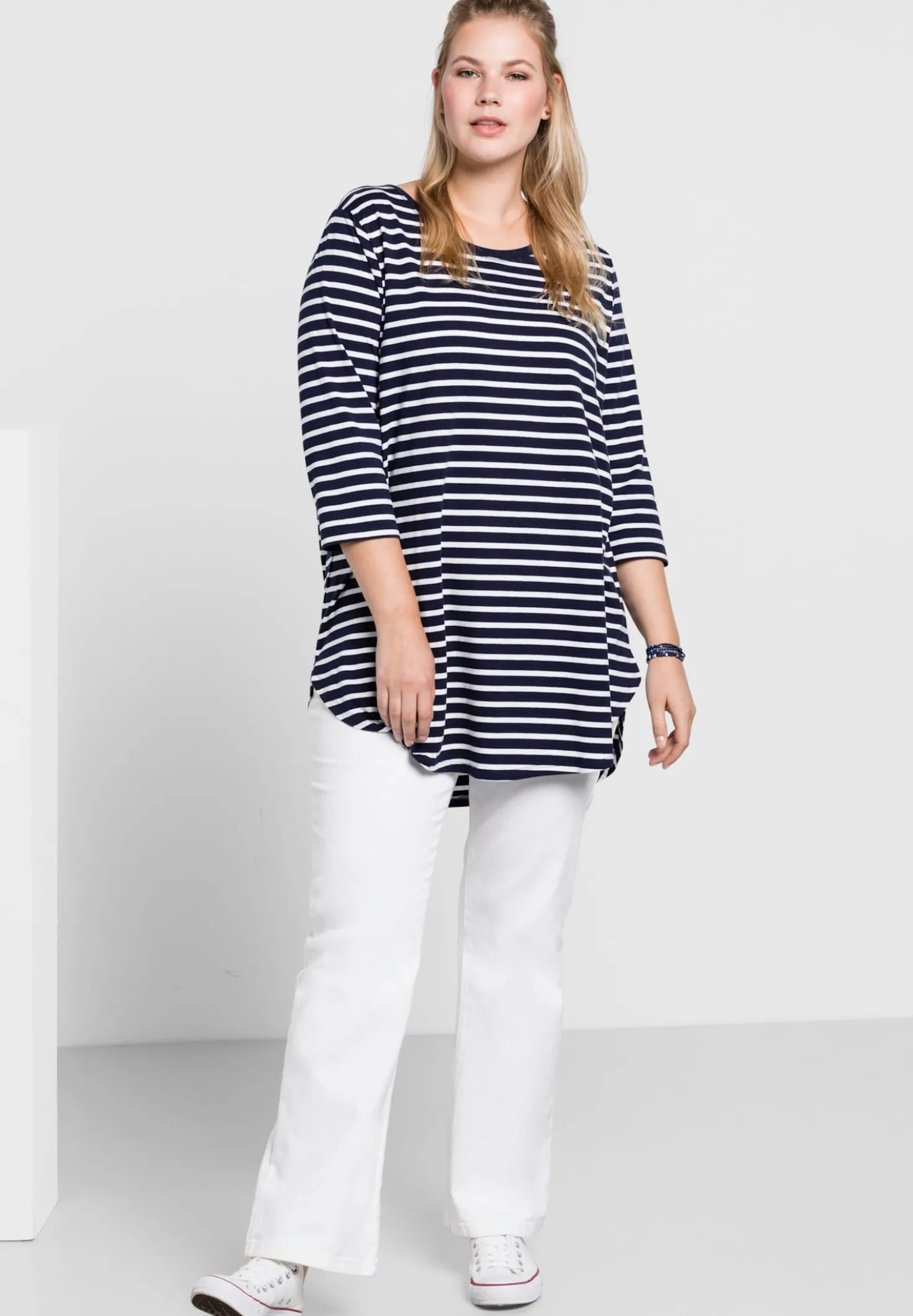 Bootcut-Jeans mit Used-Effekten