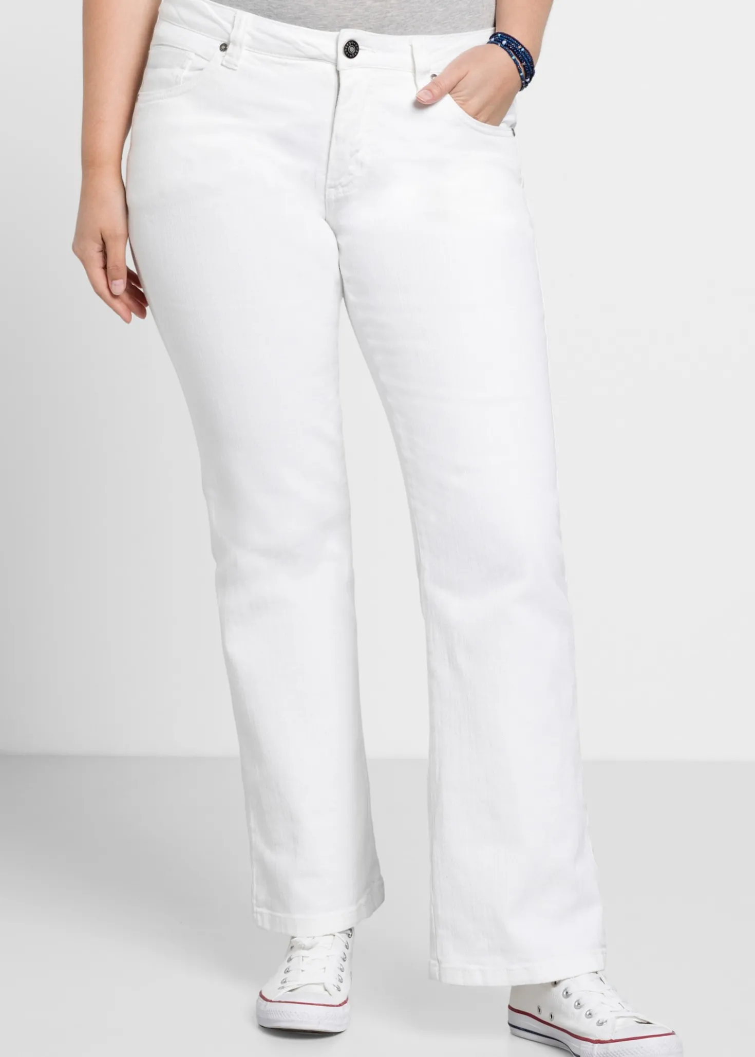 Bootcut-Jeans mit Used-Effekten