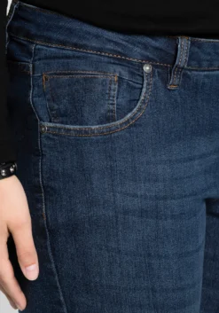 Bootcut-Jeans mit Used-Effekten