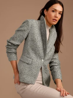 Bouclé-Blazer mit schräger Kante