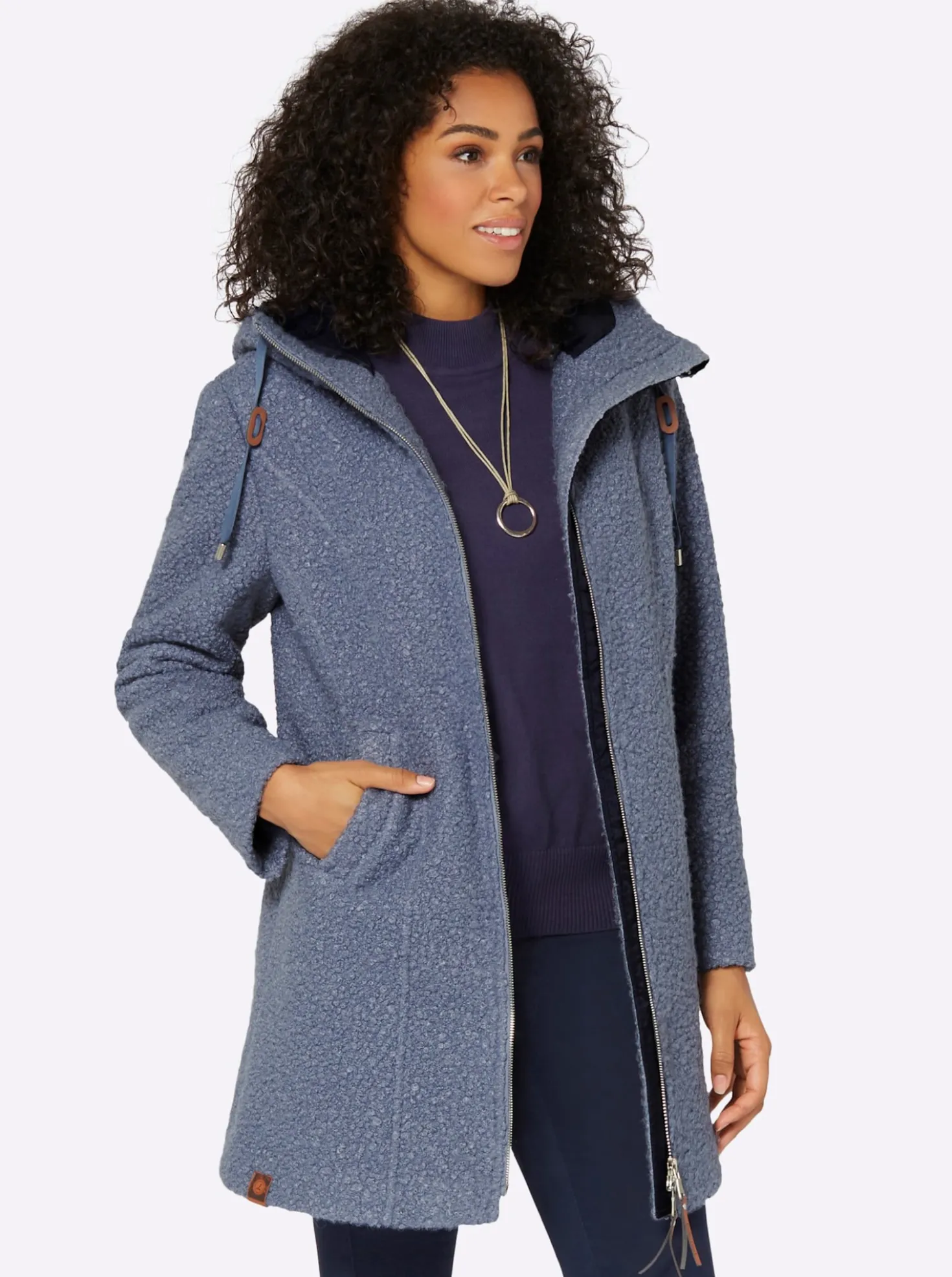 Boucléjacke mit Lederimitat-Details