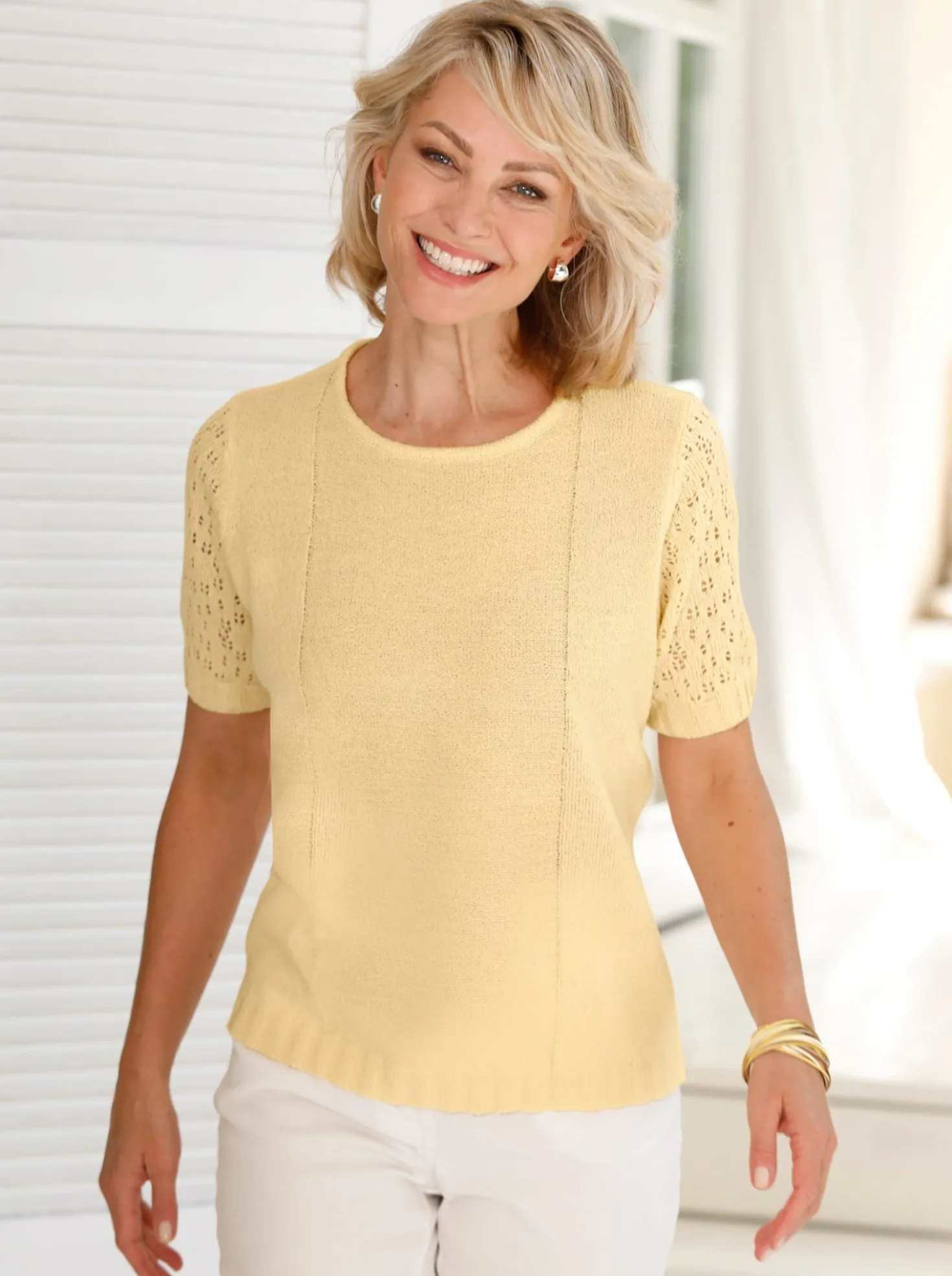 Bouclé-Pullover mit Ajourmuster-Ärmeln