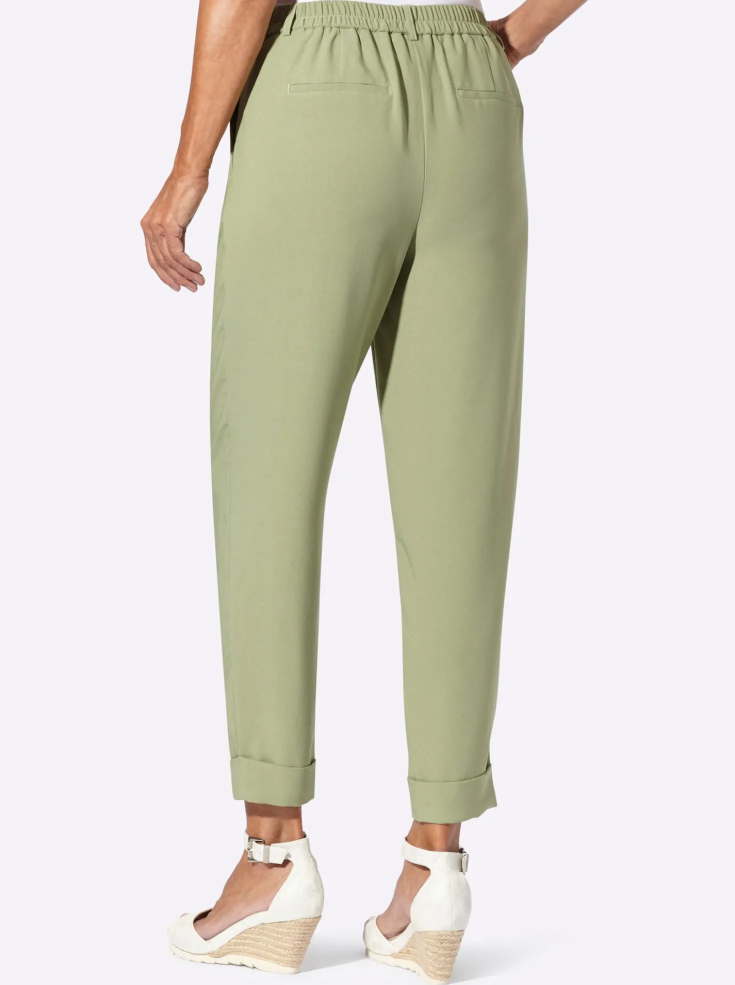 Bundfaltenhose mit fixiertem Saum