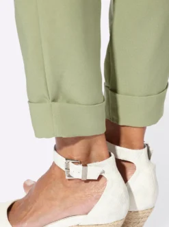 Bundfaltenhose mit fixiertem Saum