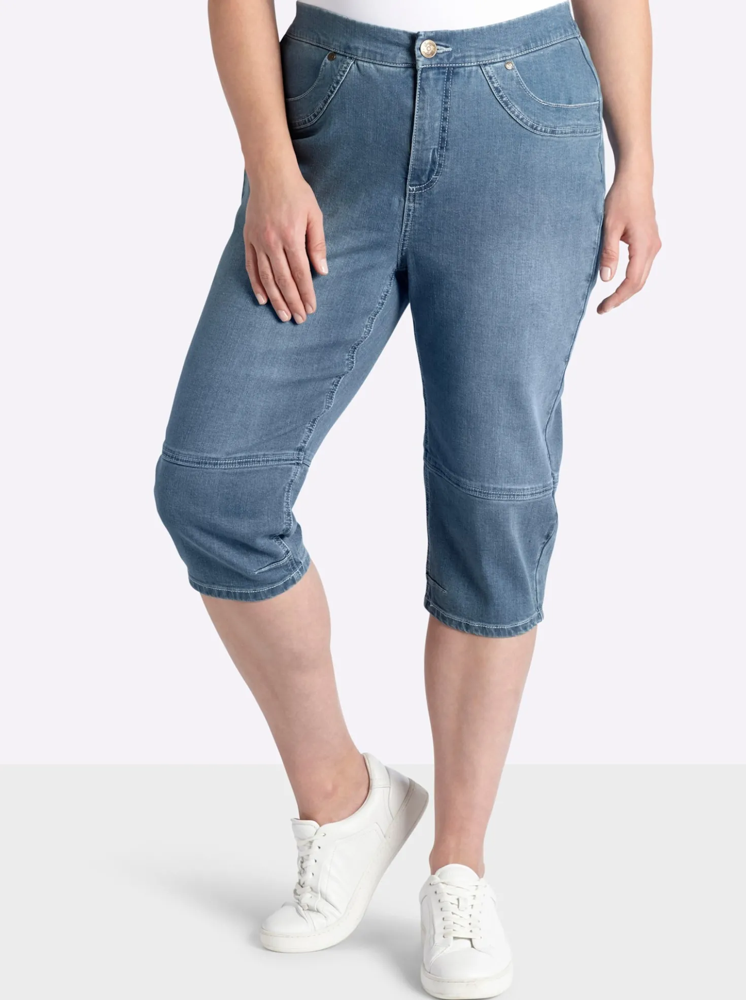 Caprijeans in leichter Waschung