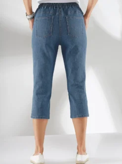Caprijeans mit Nieten-Verzierung